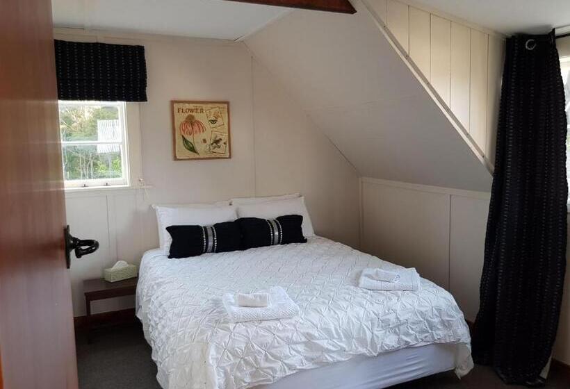 דירת שני חדרים, Riverhead Villa