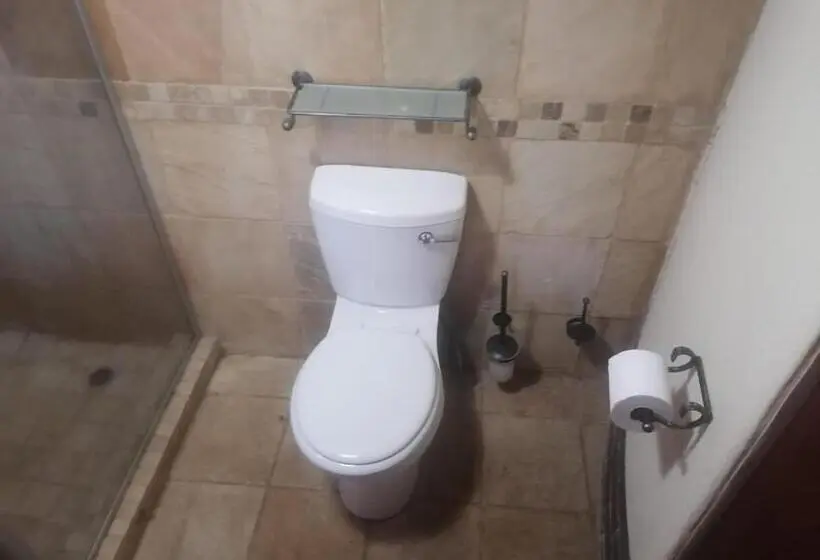 プールビュースタンダードステューディオ, Sgele Guesthouse
