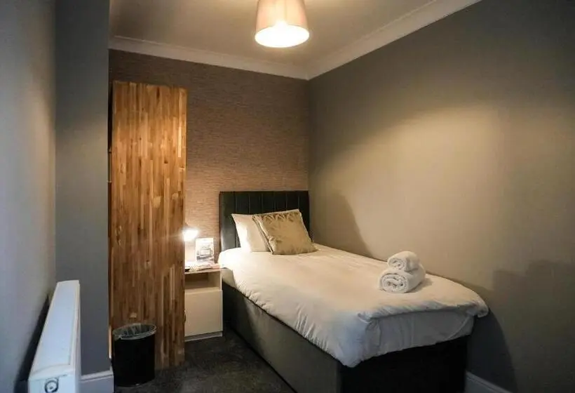 Economy Yhden Hengen Huone, Billy S Place