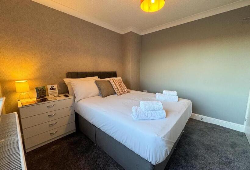 غرفة قياسية سرير كينج, Billy S Place