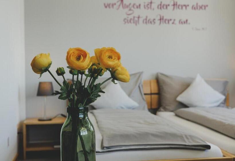 标准间, Chrischona Berg