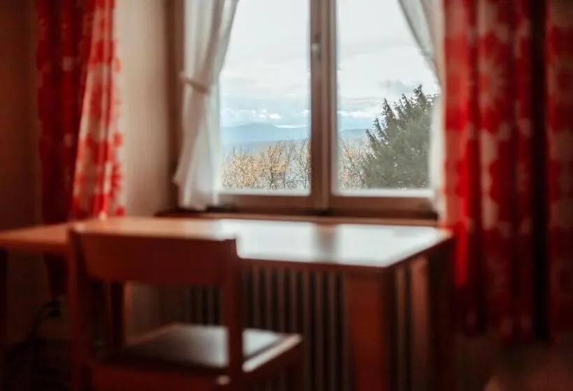 バス共有のスタンダードルーム, Chrischona Berg