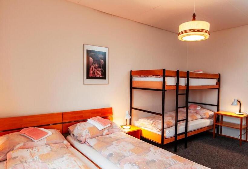 标准四人间共用浴室, Chrischona Berg