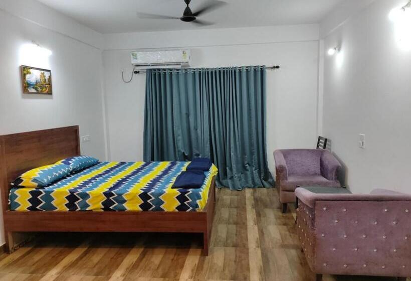 バルコニー付きスタンダードステューディオ, Miranda Guest House By Rosh Hospitality