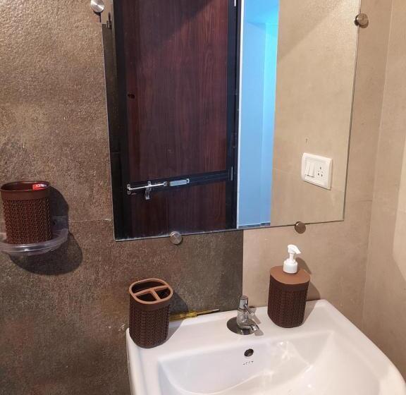 スーペリアスタジオ, Miranda Guest House By Rosh Hospitality