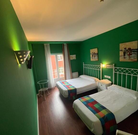 غرفة قياسية ثلاثية, Orquídea Real