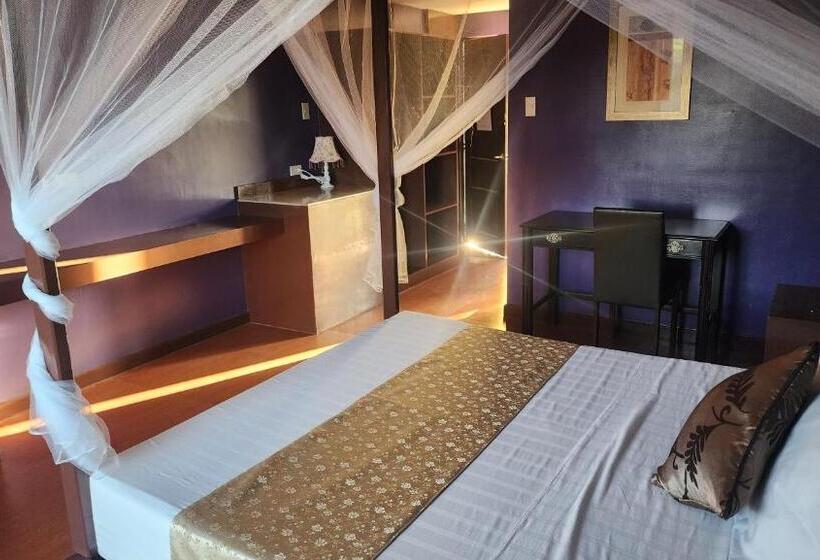 اتاق لوکس با بالکن و چشم‌انداز دریا, Palacio Puerto Princesa