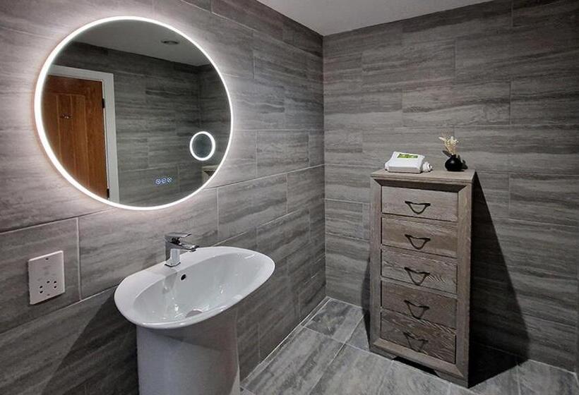 キングサイズベッドのスーペリアルーム, Sleeping Giant