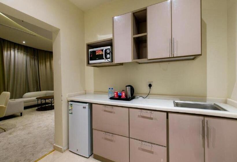 اتاق استاندارد با تخت بزرگ, The S