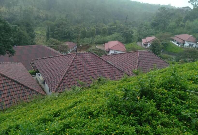 غرفة قياسية مزوَّدة بشُرفة, Jungle Bride Resort Sakleshpur