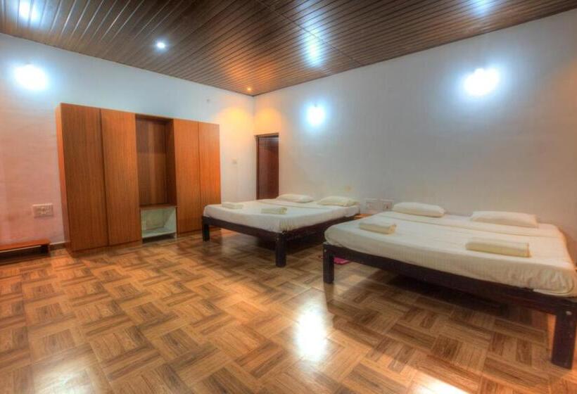 带阳台标准四人间, Jungle Bride Resort   Sakleshpur