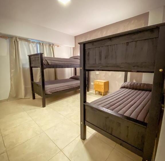 تختخواب در اتاق مشترک, Las Golondrinas