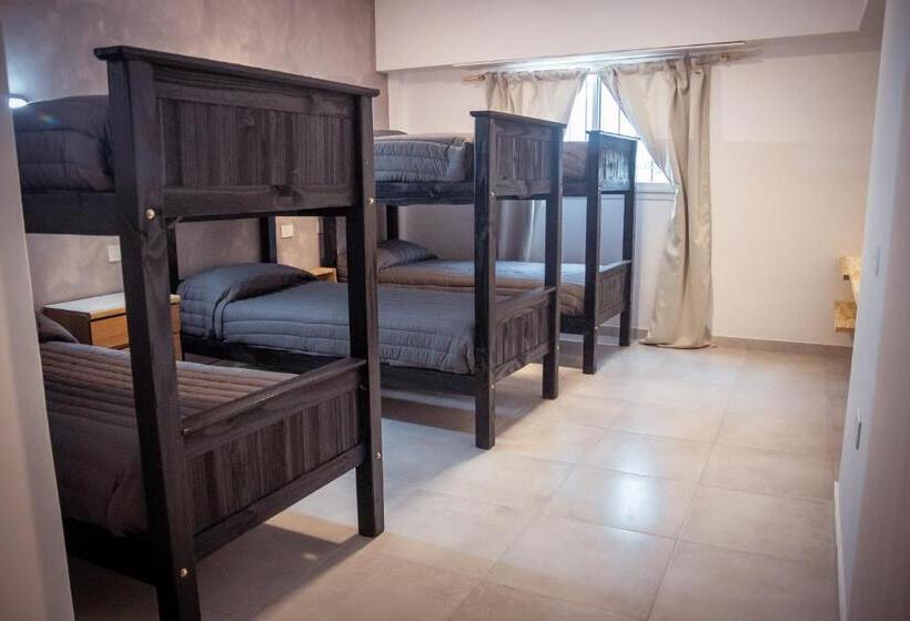 تختخواب در اتاق مشترک, Las Golondrinas