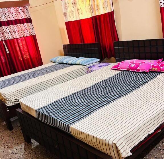 Номер Deluxe с Балконом, Sirvachur Madhurakalli Amman Guest House