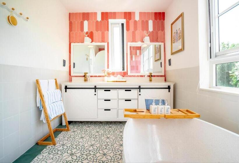 اتاق استاندارد با تخت بزرگ, Mia Luxury Villa Bình Châu