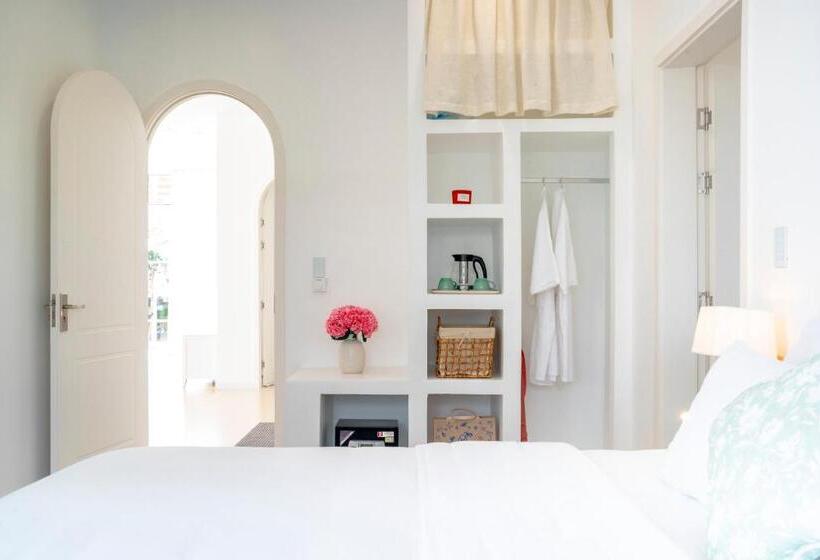 اتاق لوکس با تخت بزرگ, Mia Luxury Villa Bình Châu