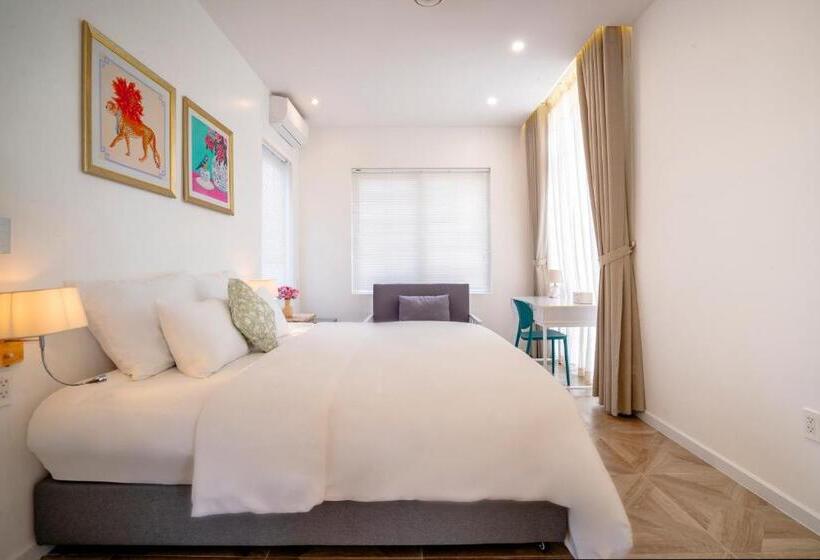 اتاق لوکس با تخت بزرگ, Mia Luxury Villa Bình Châu