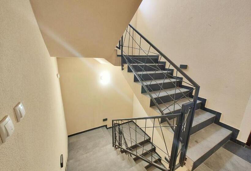 آپارتمان 1 خوابه, Velika Recepcija Cc Mtv