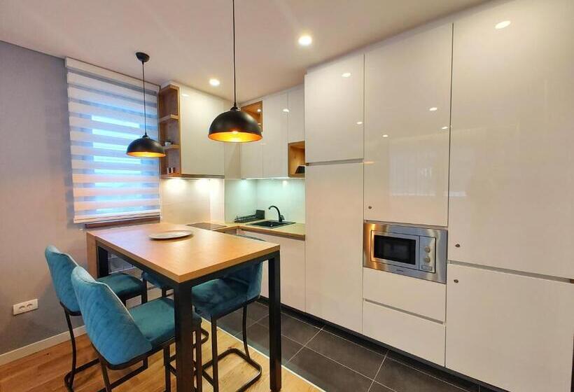 آپارتمان 1 خوابه, Velika Recepcija Cc Mtv