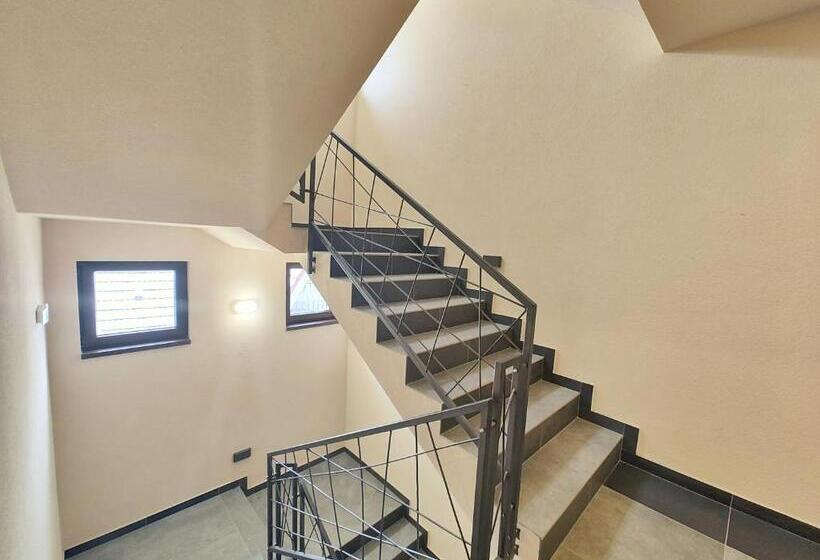 آپارتمان 1 خوابه, Velika Recepcija Cc Mtv