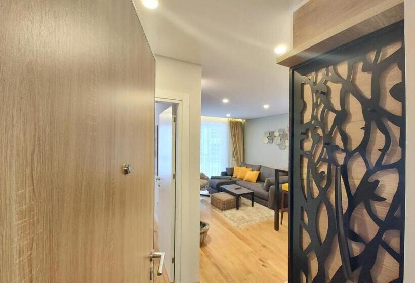 آپارتمان 1 خوابه, Velika Recepcija Cc Mtv