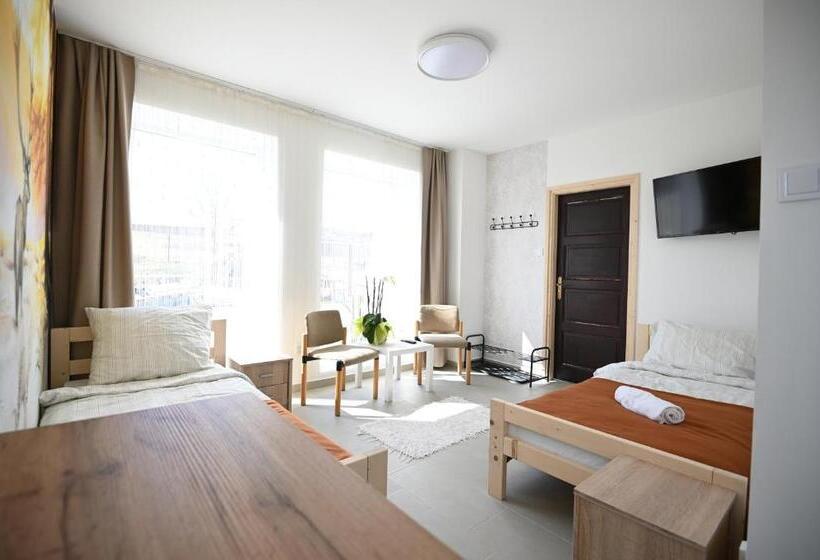 חדר סטנדרט, Julianna Vendégház étterem, Rendezvényhelyszín és Szállás