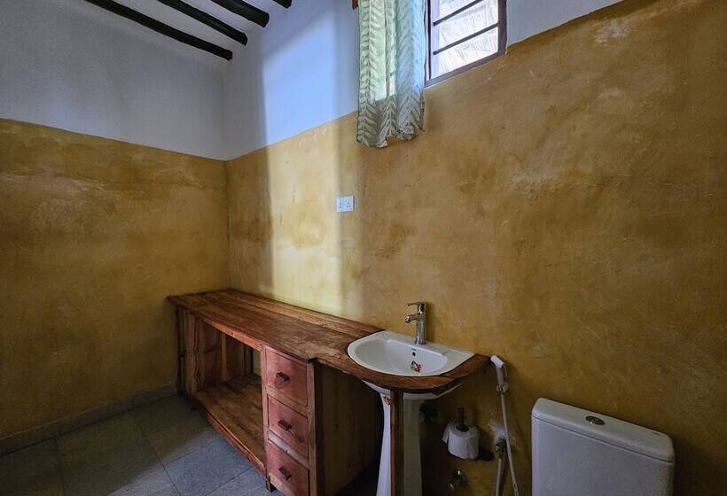 スタンダードルーム, Karibu Maisha