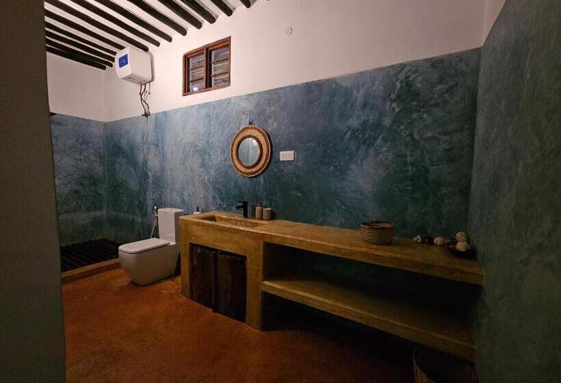 スタンダードルーム, Karibu Maisha