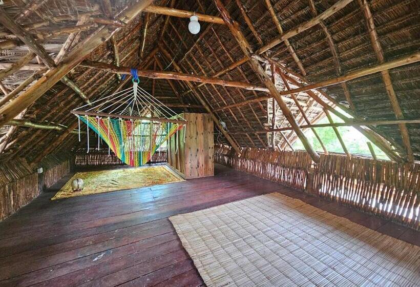 スタンダードバンガロー, Karibu Maisha