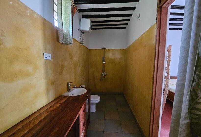 スタンダードルーム, Karibu Maisha