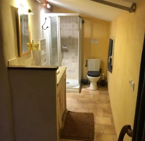 ガーデンビュースタンダードルーム, Chambres D Hôtes Le Mas Du Colombeyras