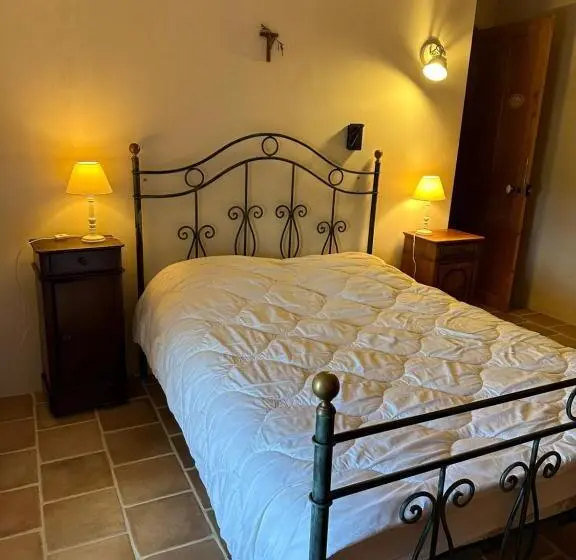 バス共有のスタンダードルーム, Chambres D Hôtes Le Mas Du Colombeyras