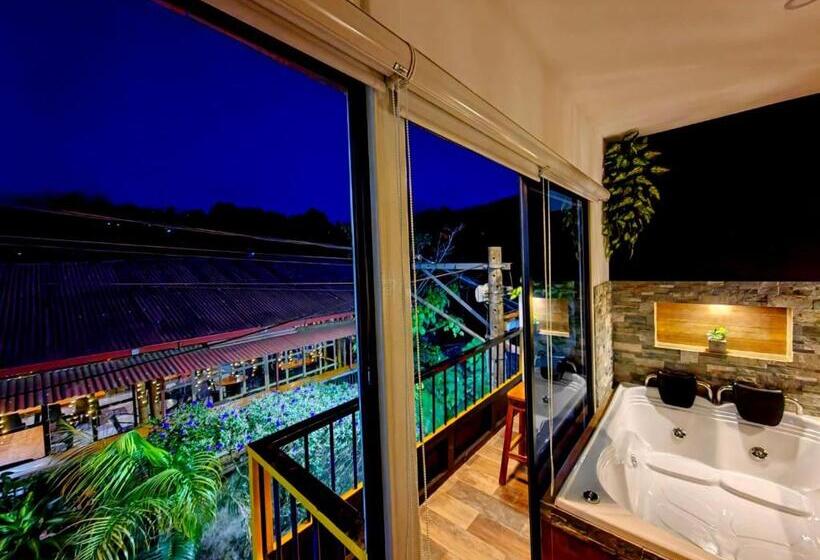 带大床的套房, Habitación Deluxe 1 Con Jacuzzi A 20mt Del Parque