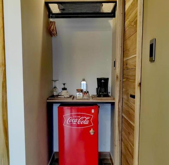 带大床的套房, Habitación Deluxe 1 Con Jacuzzi A 20mt Del Parque