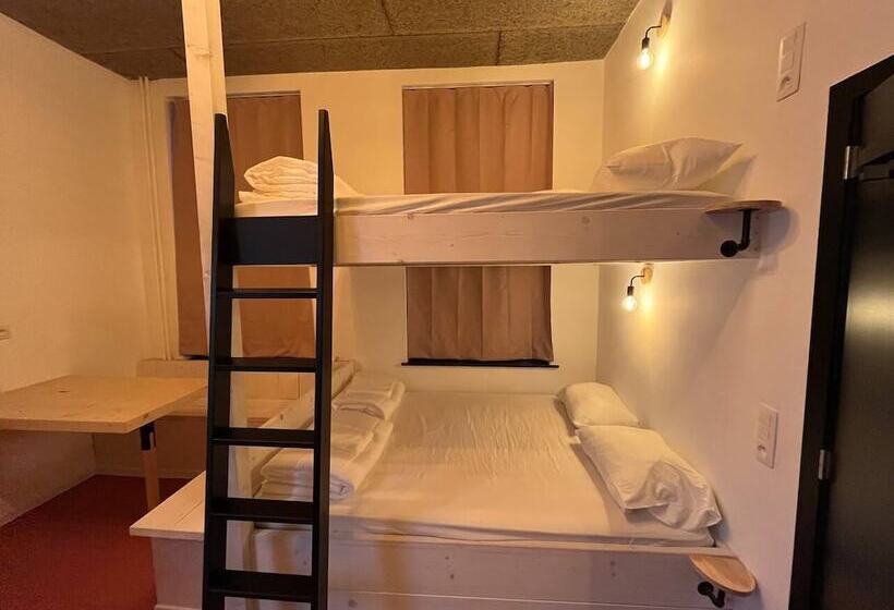 Family Room, Bed Pepin