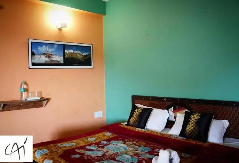 ファミリールーム, Chail Alone Inn