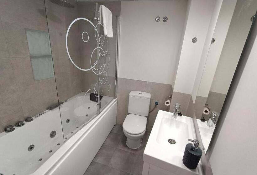 Номер Deluxe с Гидромассажем, Rey Mundo