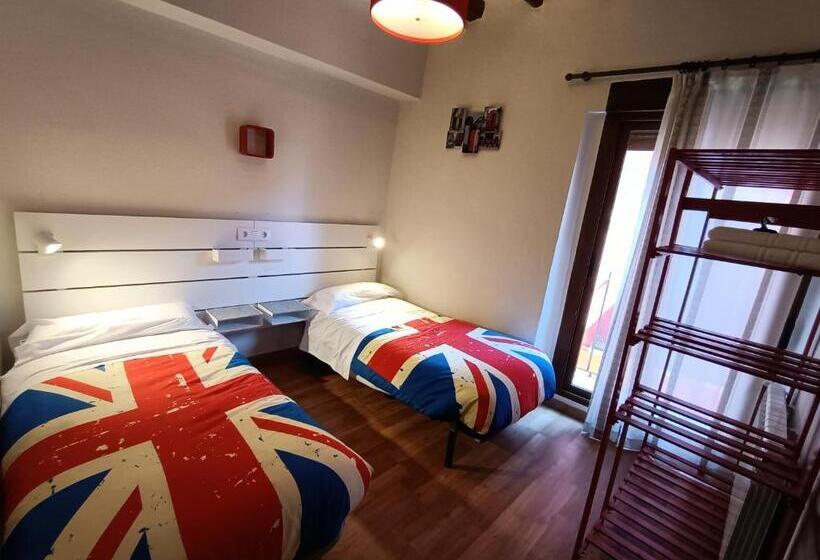 דירת שני חדרים, Rey Mundo