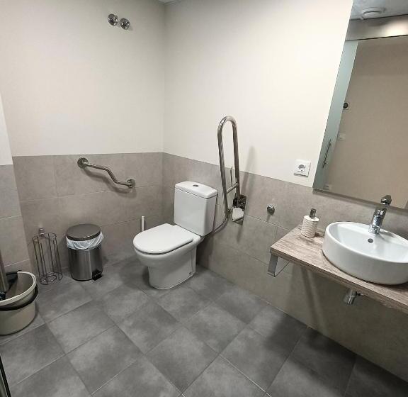 חדר סטנדרט מותאם לאדם עם מוגבלויות, Rey Mundo