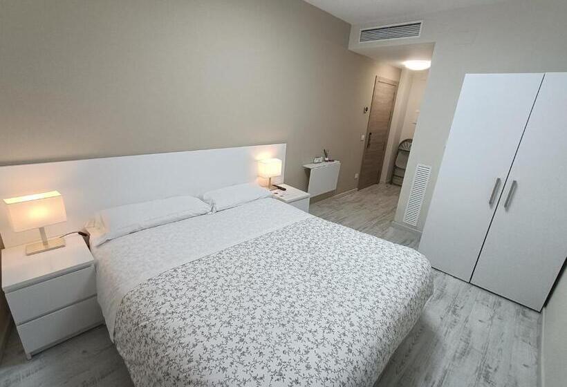 סוויטה דלוקס, Rey Mundo