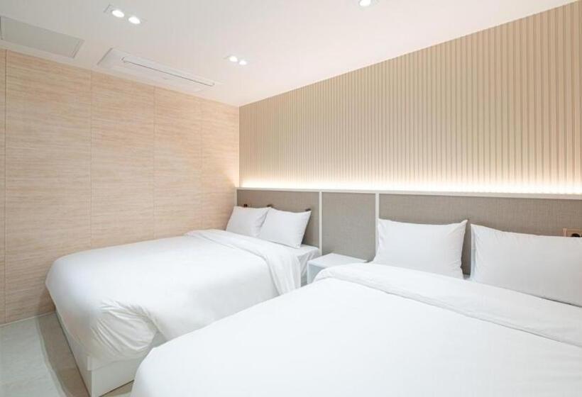 ویلای یک اتاق خوابه با استخر شنا, Stone Island Pool Villa