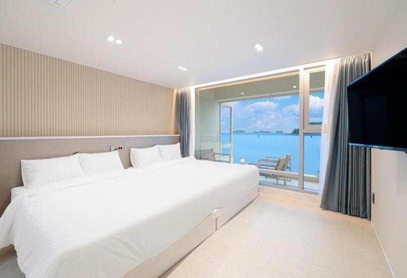 ویلای یک اتاق خوابه با استخر شنا, Stone Island Pool Villa