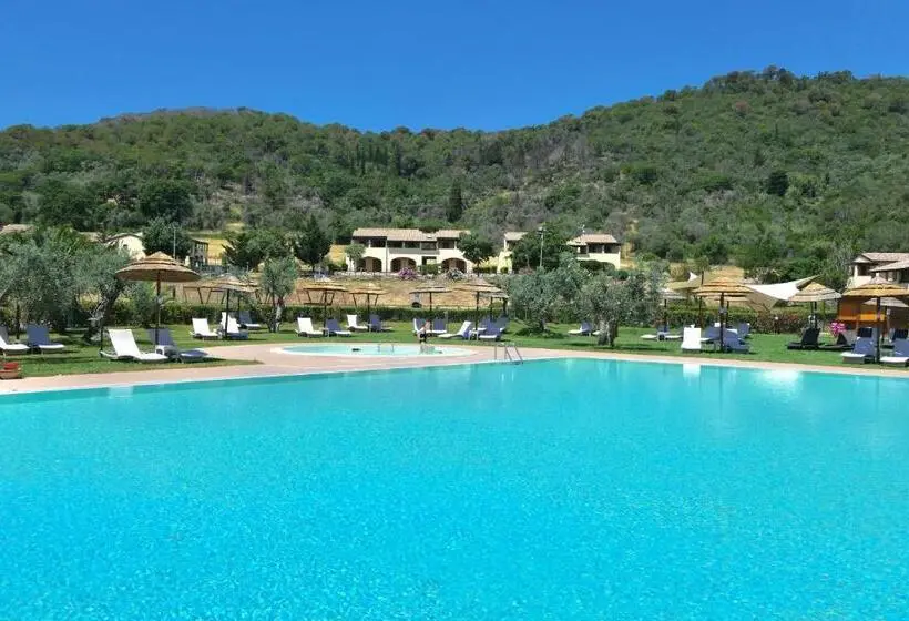 バルコニー付き1ベッドルームアパートメント, Isa Apartments 4 Beds, First Floor With Private Outdoor Area, In Residence With Swimming Pool