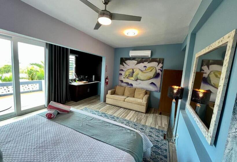 سوئیت با تخت بزرگ, Old Crow Hotel And Suites