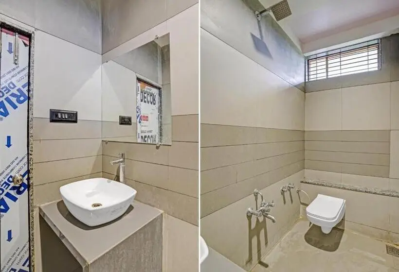 Classic Kolmen Hengen Huone, Oyo Flagship Hotel Barsana