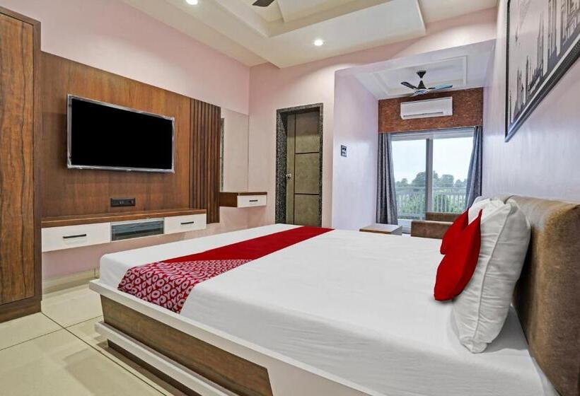 Трехместный Номер Классика, Oyo Flagship Hotel Barsana
