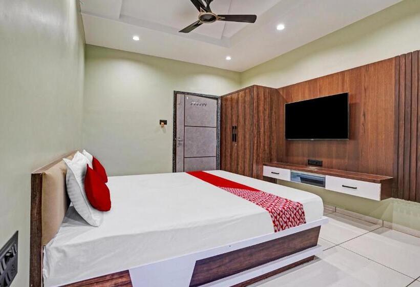 Трехместный Номер Классика, Oyo Flagship Hotel Barsana