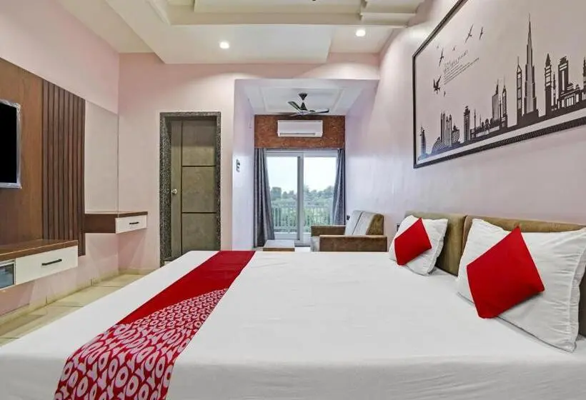 Classic Kolmen Hengen Huone, Oyo Flagship Hotel Barsana