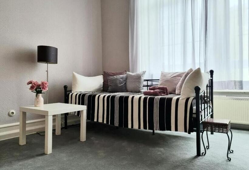 חדר דלוקס, Only For Women On Tour