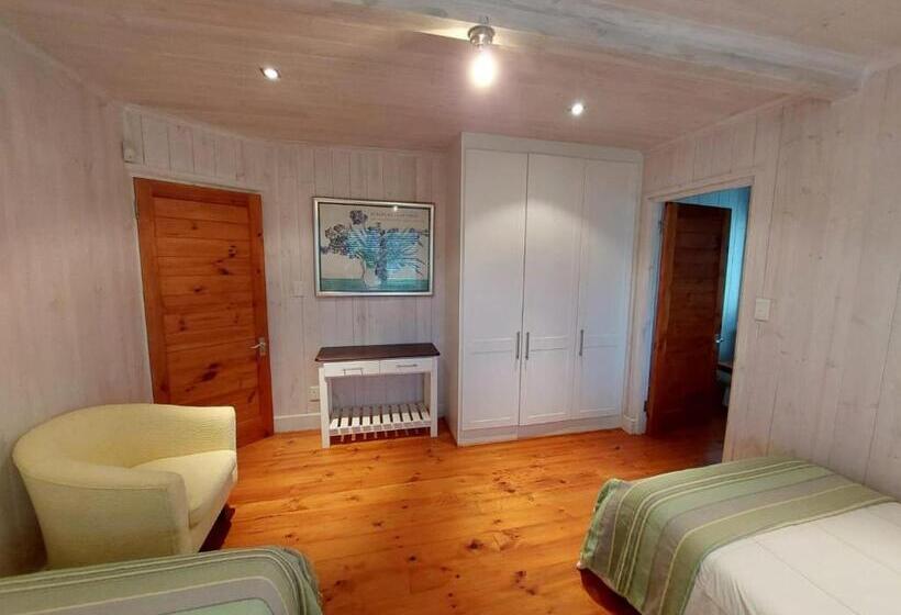 غرفة كلاسيكية, Pebbles & Sunsets